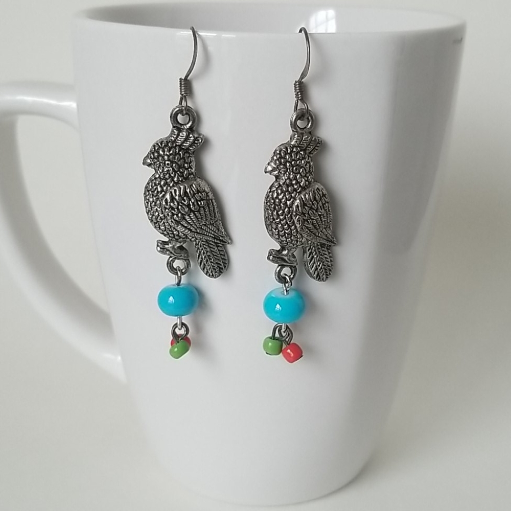 🎀3/$20 Handmade pair of bird earrings